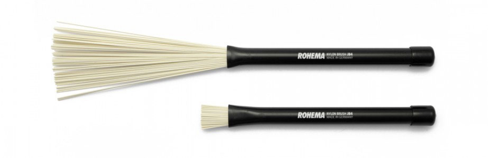ROHEMA JB4 Jazzbesen, Nylonborsten, Holzgriff